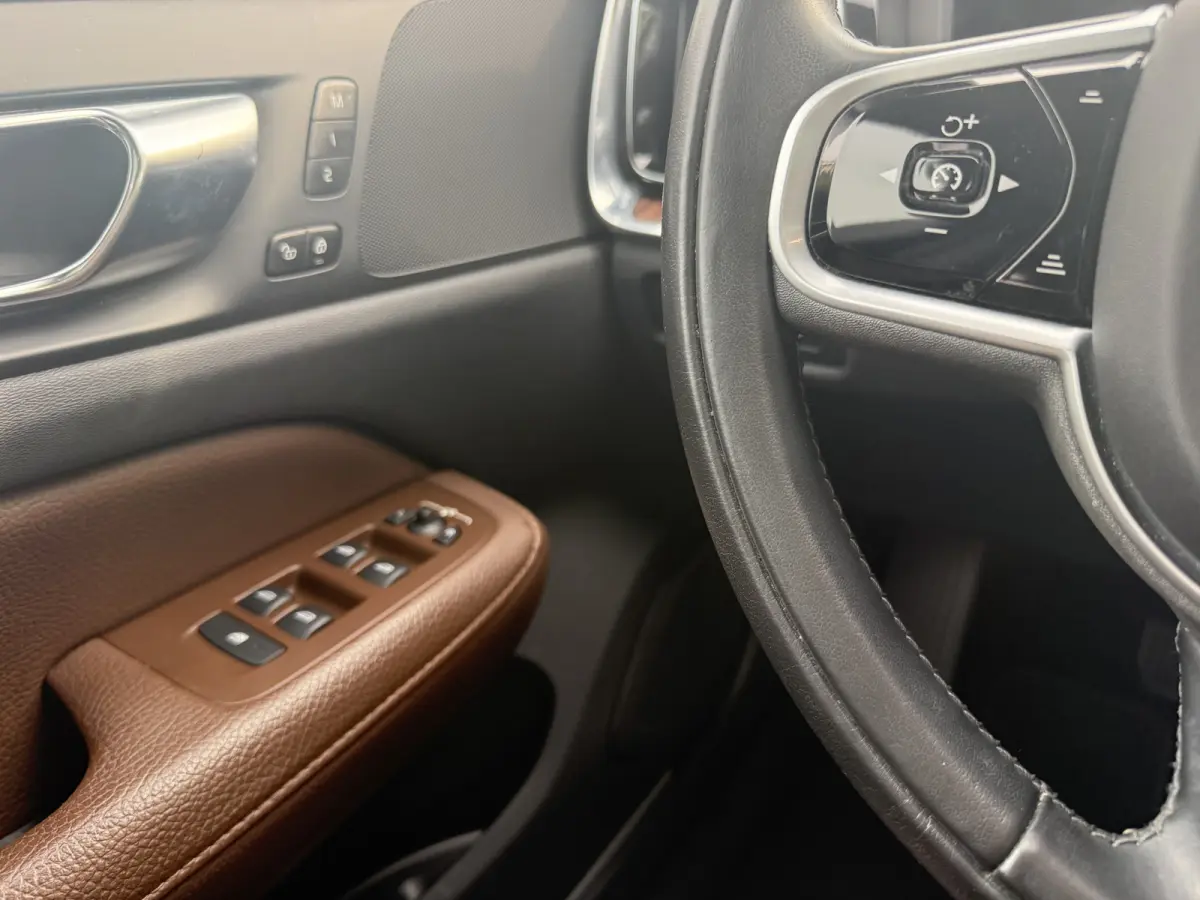 T6 Recharge AWD Inscription, SOH 82% | Pano | Trekhaak | Camera