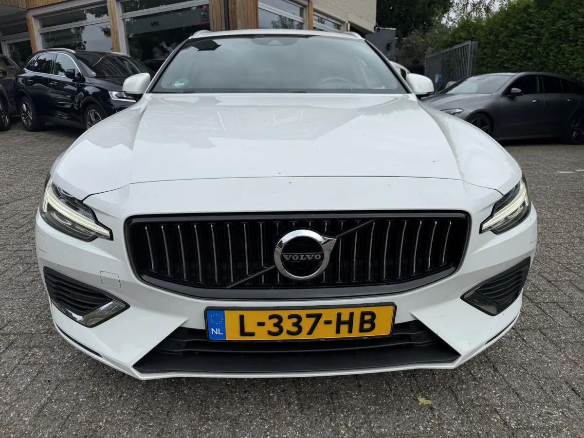 T6 Recharge AWD Inscription, SOH 82% | Pano | Trekhaak | Camera