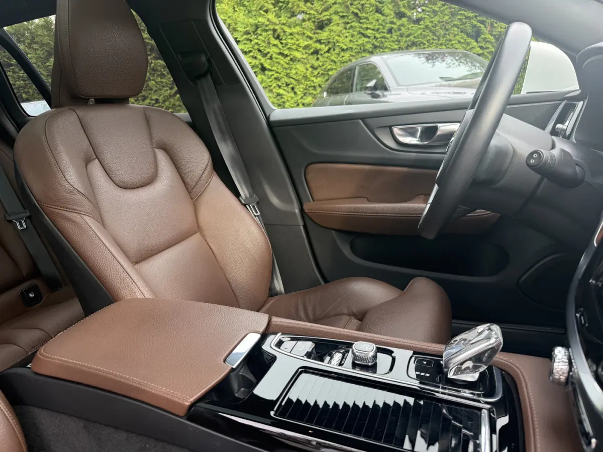 T6 Recharge AWD Inscription, SOH 82% | Pano | Trekhaak | Camera