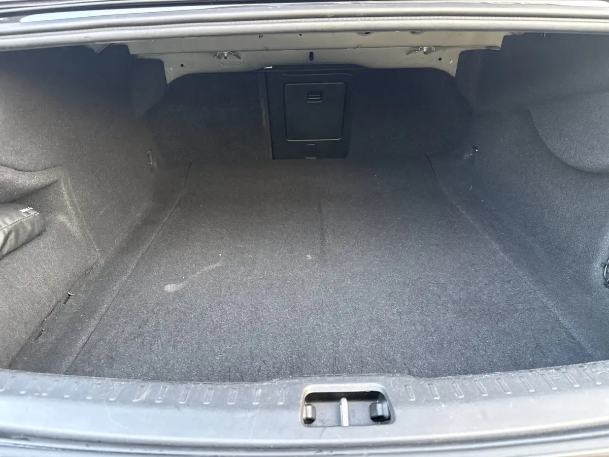 2.0 T4 Momentum+ 190pk Aut., Navi | Leer | Trekhaak | NL auto