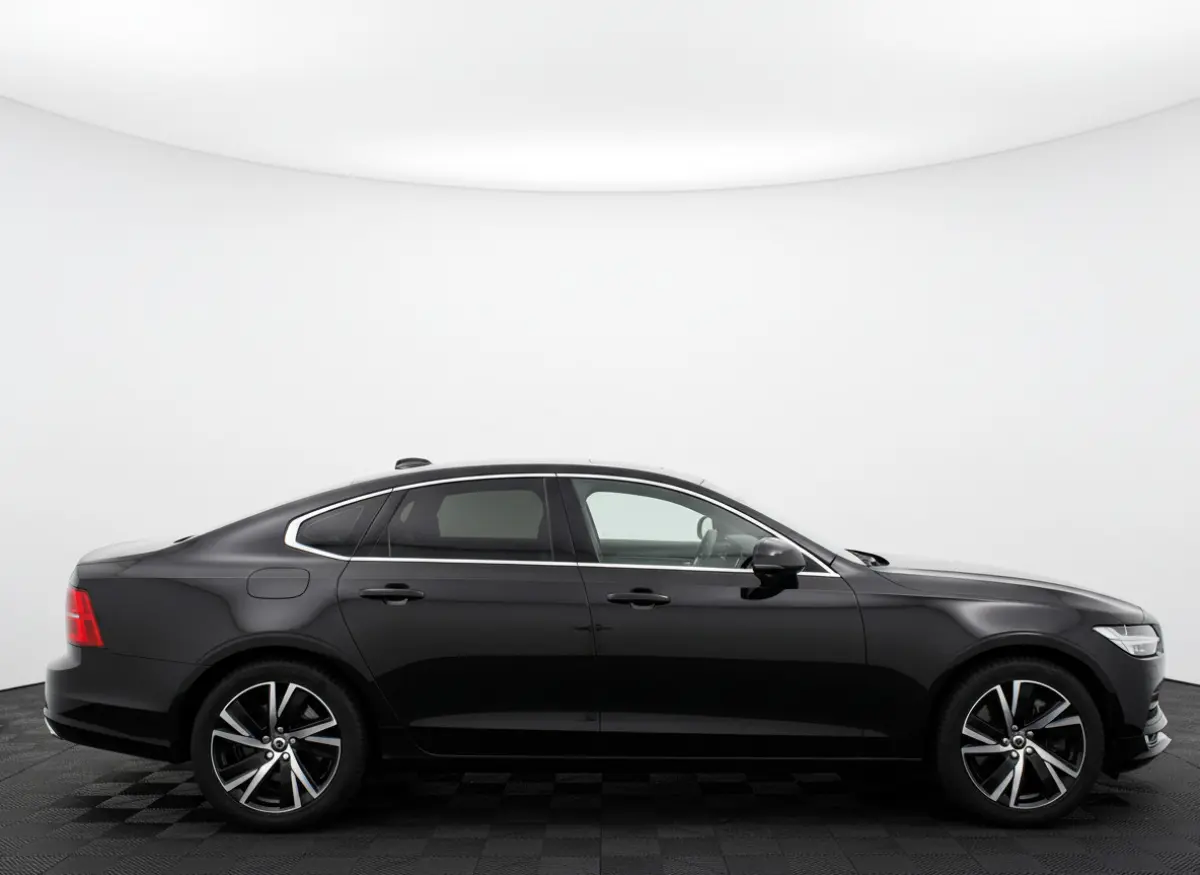 2.0 T4 Momentum+ 190pk Aut., Navi | Leer | Trekhaak | NL auto
