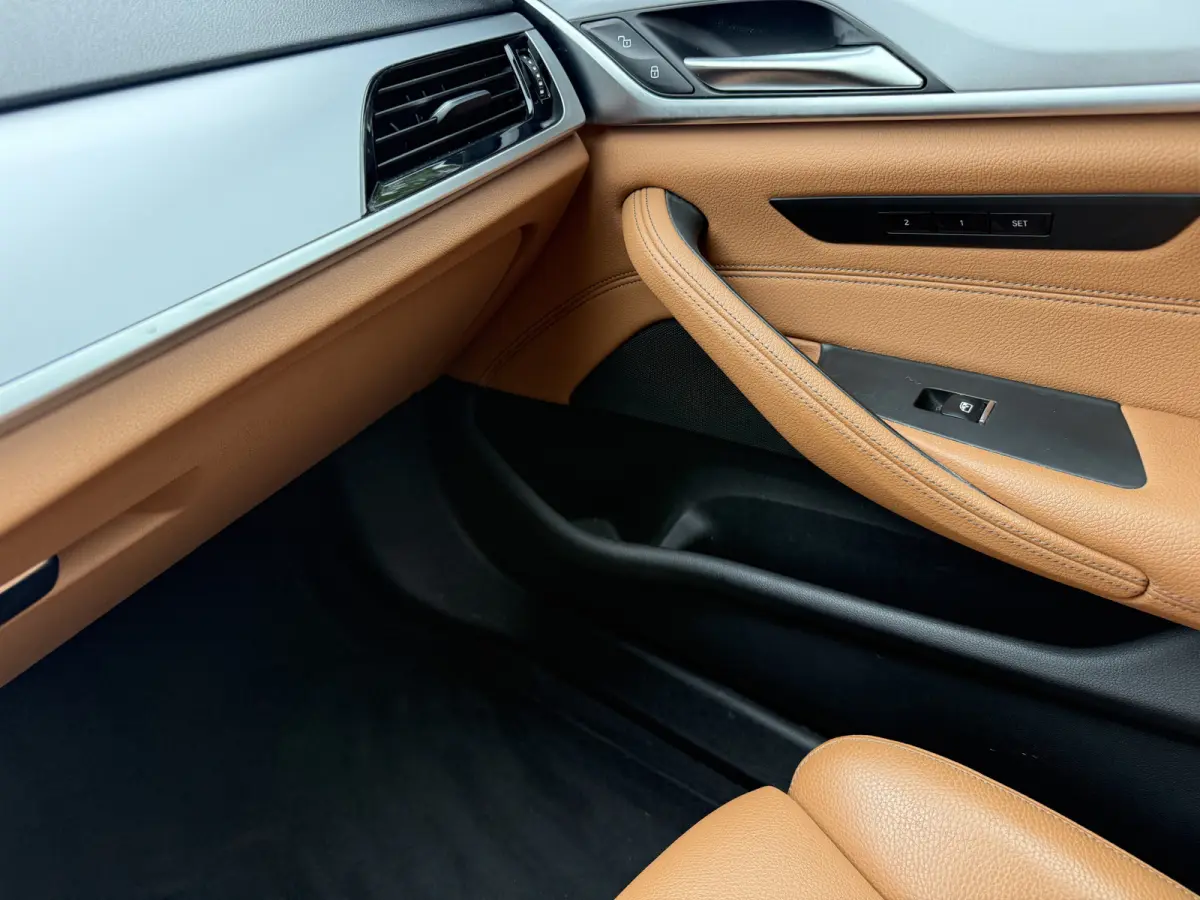 530e Business Edition Plus, Sport-leder Dakota | Orig NL auto | Navi & CarPlay