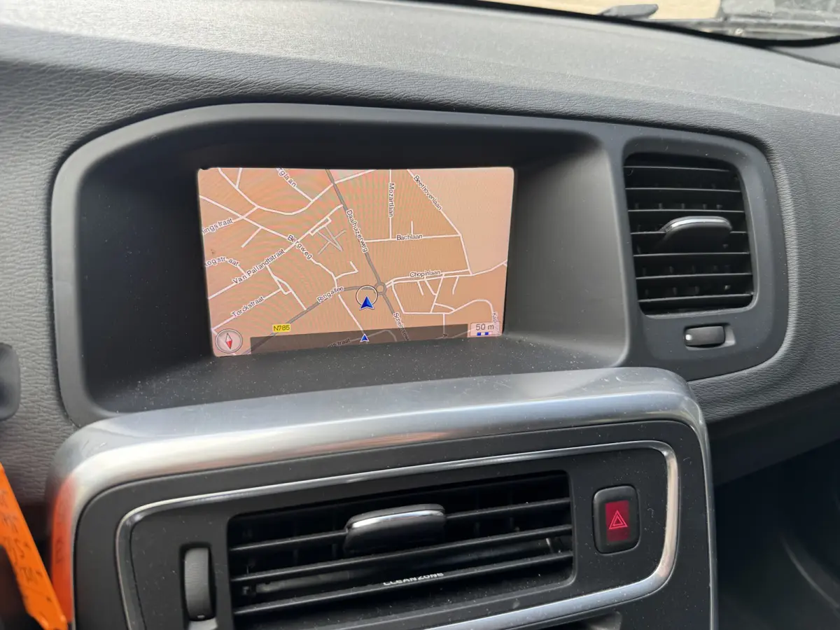 1.5 T3 Polar+ Dynamic Aut., Trekhaak | 18inch | Navi
