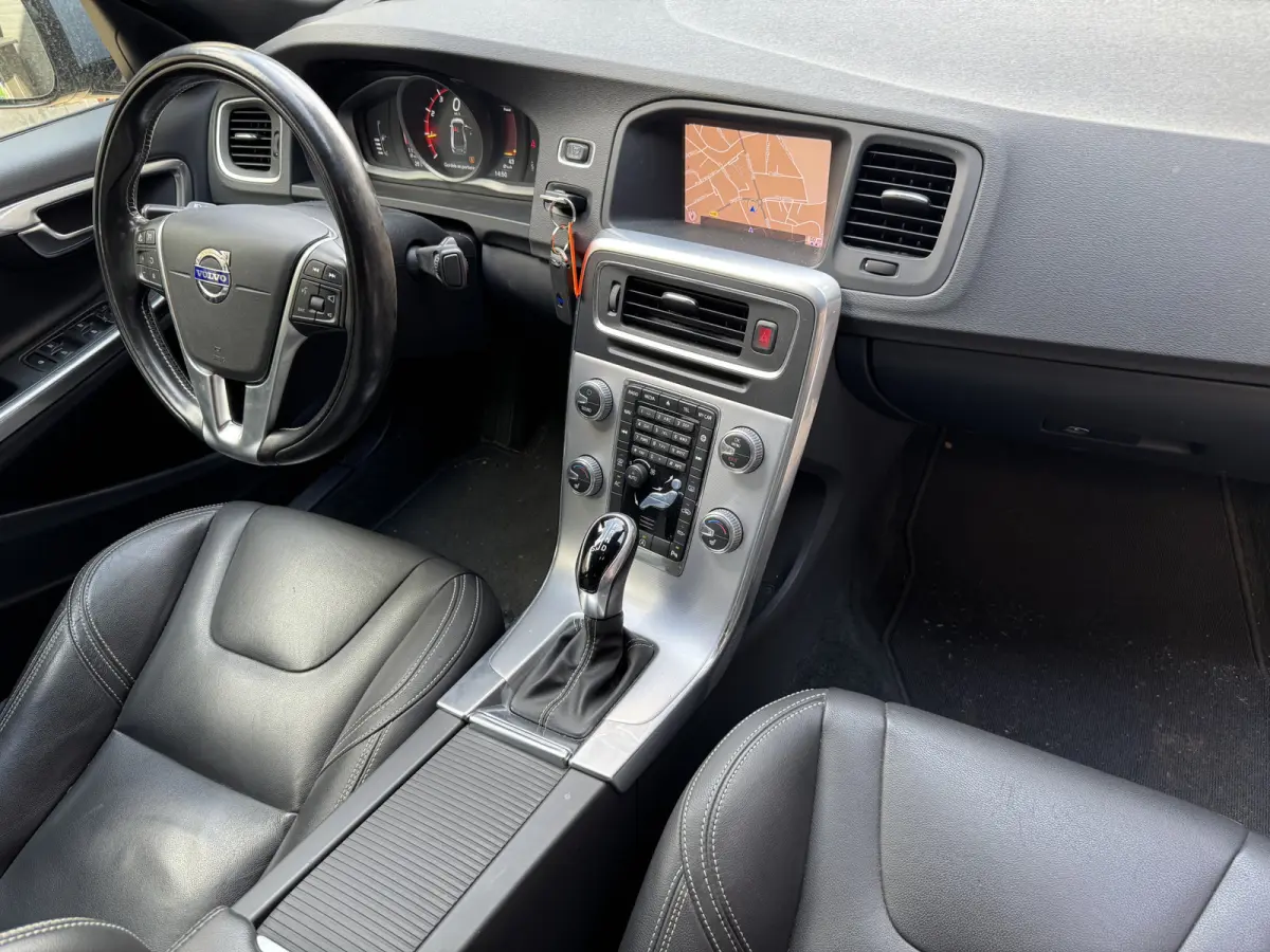 1.5 T3 Polar+ Dynamic Aut., Trekhaak | 18inch | Navi