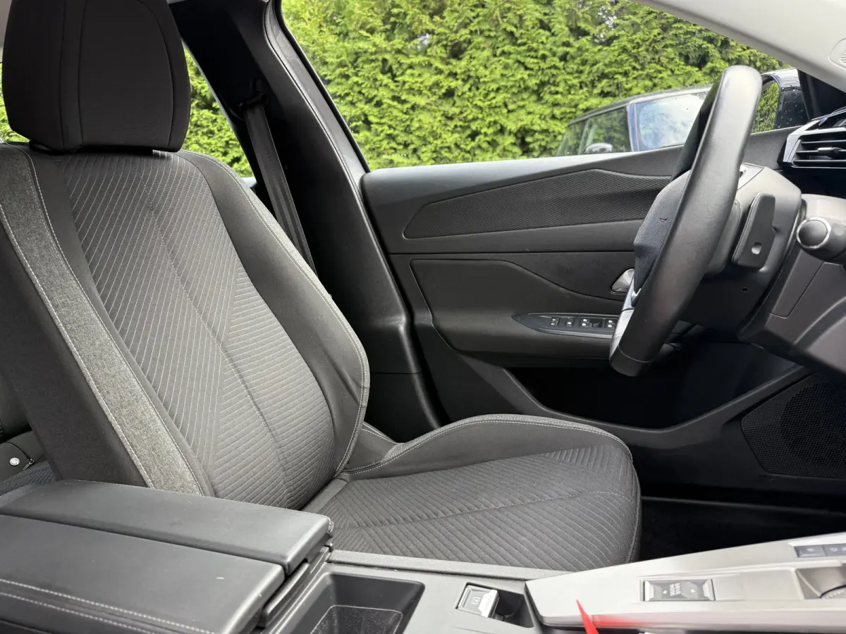 1.6 HYbrid 180 Pack Business Aut., 18inch GT-line | Trekhaak | Navi & CarPlay