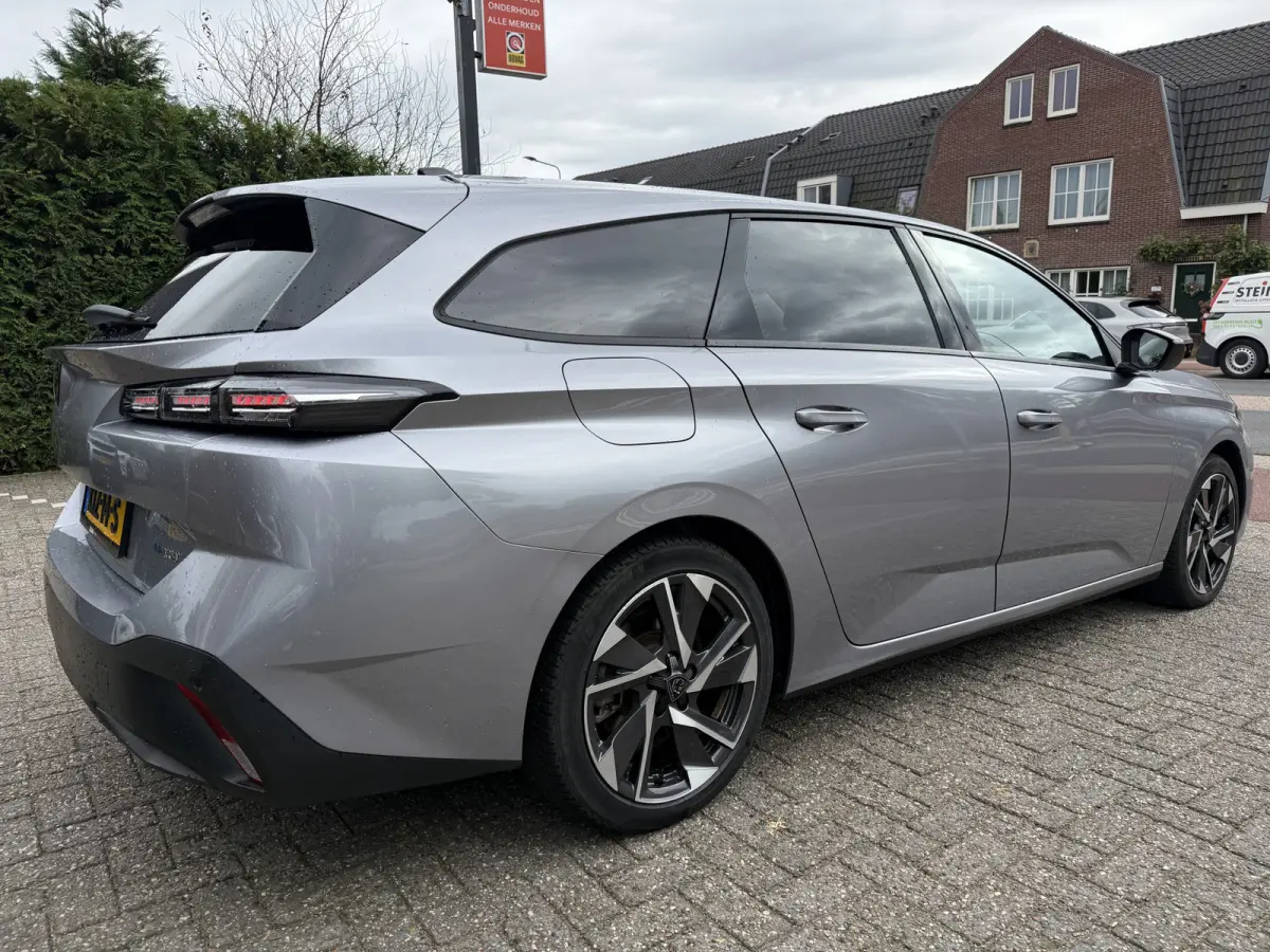 1.6 HYbrid 180 Pack Business Aut., 18inch GT-line | Trekhaak | Navi & CarPlay