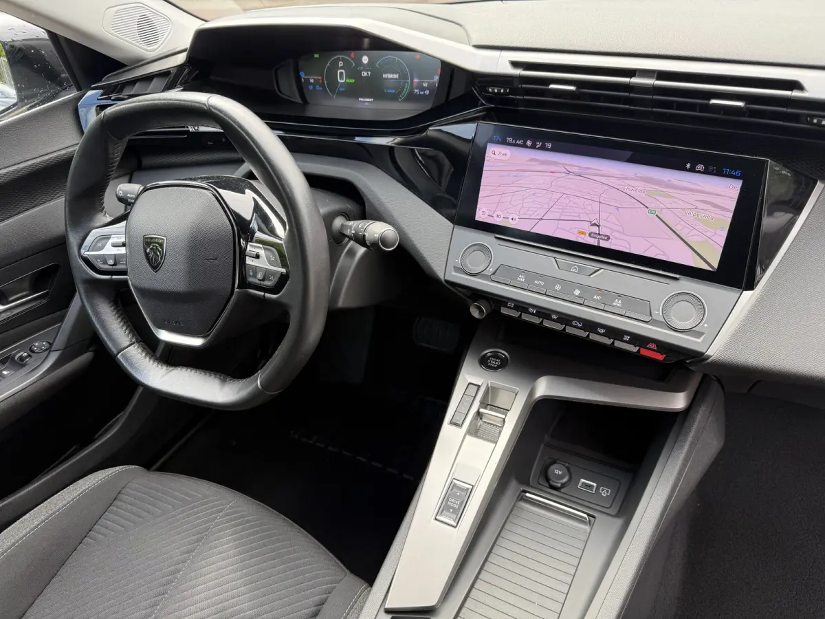 1.6 HYbrid 180 Pack Business Aut., 18inch GT-line | Trekhaak | Navi & CarPlay