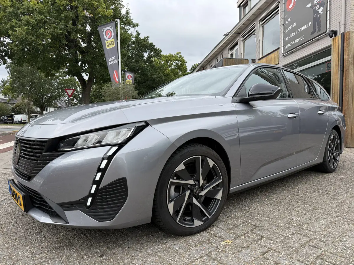 1.6 HYbrid 180 Pack Business Aut., 18inch GT-line | Trekhaak | Navi & CarPlay