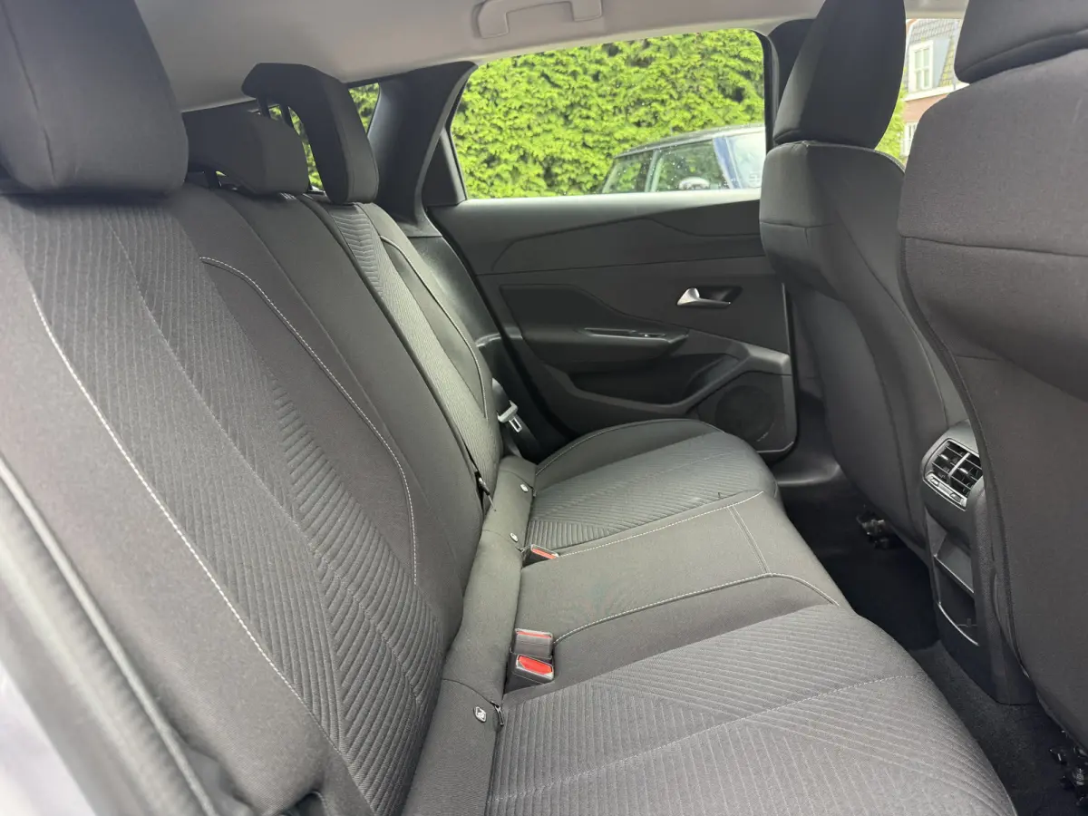 1.6 HYbrid 180 Pack Business Aut., 18inch GT-line | Trekhaak | Navi & CarPlay