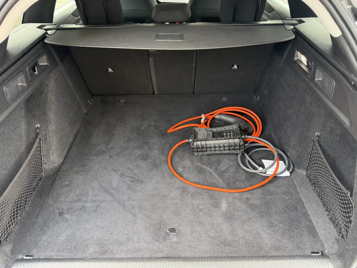 1.6 HYbrid 180 Pack Business Aut., 18inch GT-line | Trekhaak | Navi & CarPlay