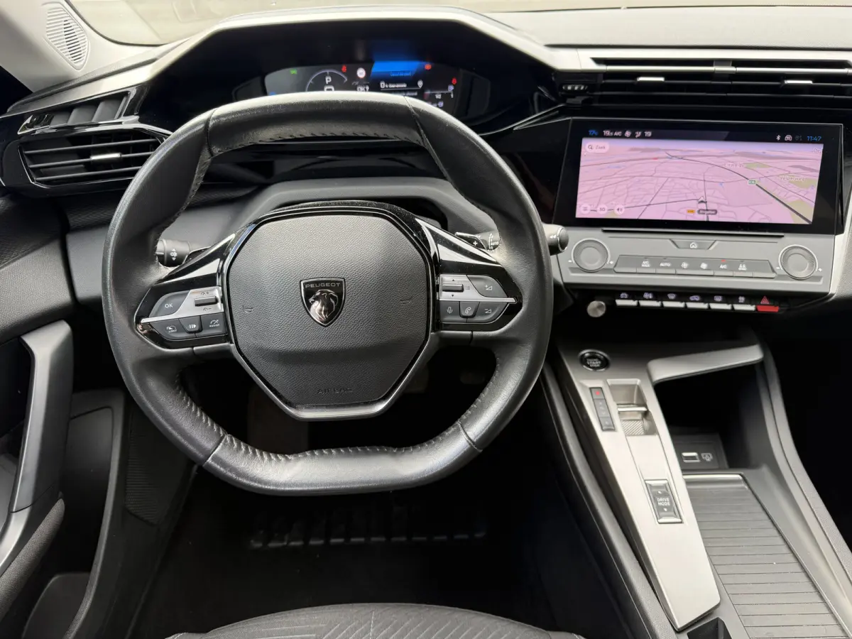 1.6 HYbrid 180 Pack Business Aut., 18inch GT-line | Trekhaak | Navi & CarPlay