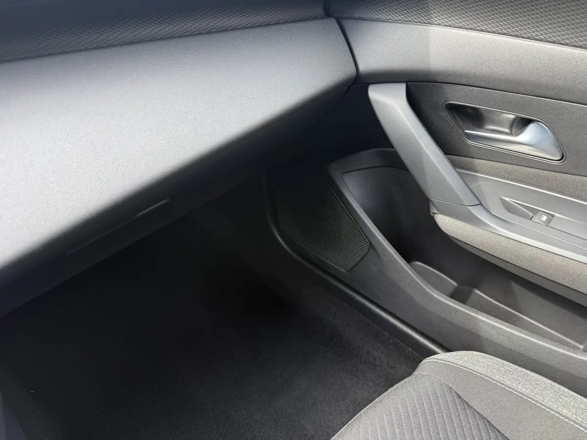 1.6 HYbrid 180 Pack Business Aut., 18inch GT-line | Trekhaak | Navi & CarPlay