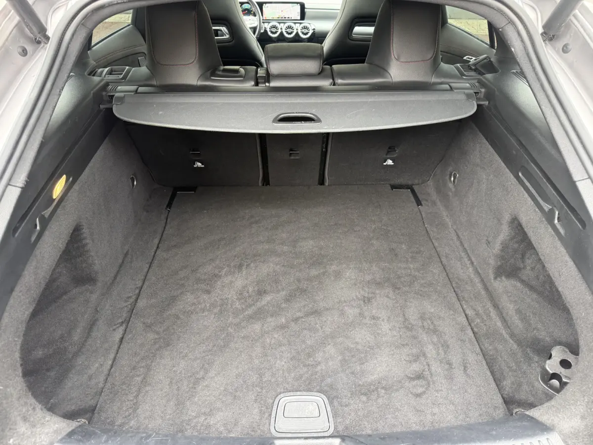 180 Bus Solution AMG aut., Pano | Memory stoelen | Burmeister | Camera