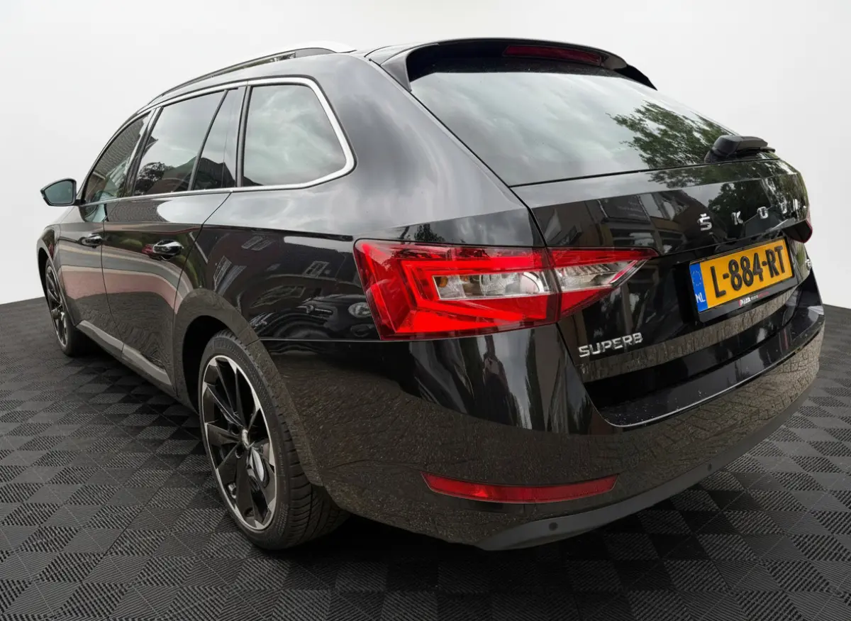 iV PHEV Upgrade Bus. Edition+ SOH 95% | Sport pack | Camera | Canton