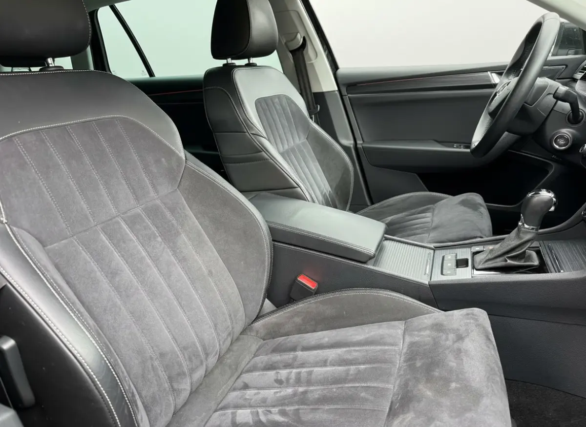 iV PHEV Upgrade Bus. Edition+ SOH 95% | Sport pack | Camera | Canton