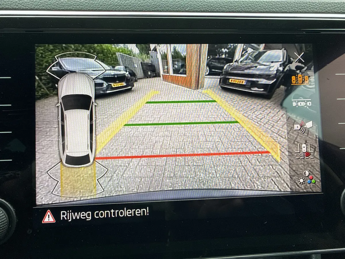 iV PHEV Upgrade Bus. Edition+ SOH 95% | Sport pack | Camera | Canton