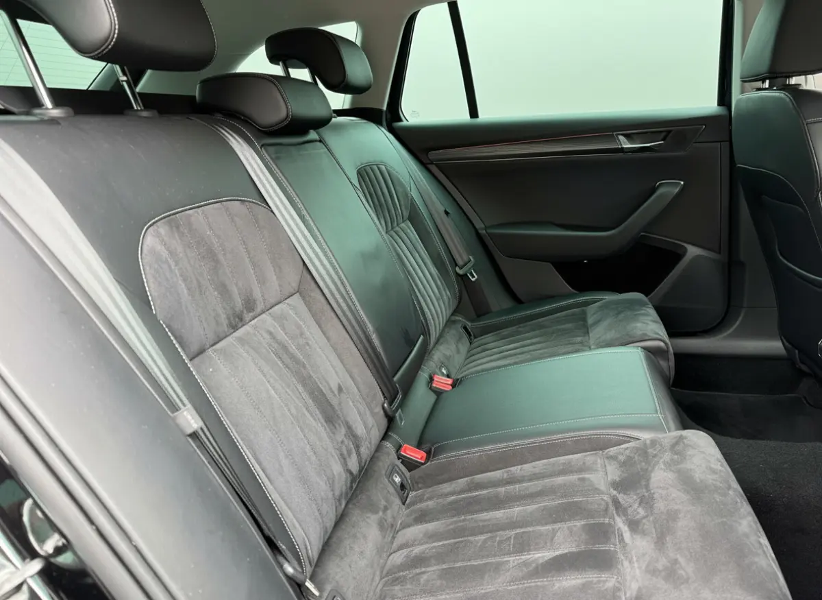 iV PHEV Upgrade Bus. Edition+ SOH 95% | Sport pack | Camera | Canton