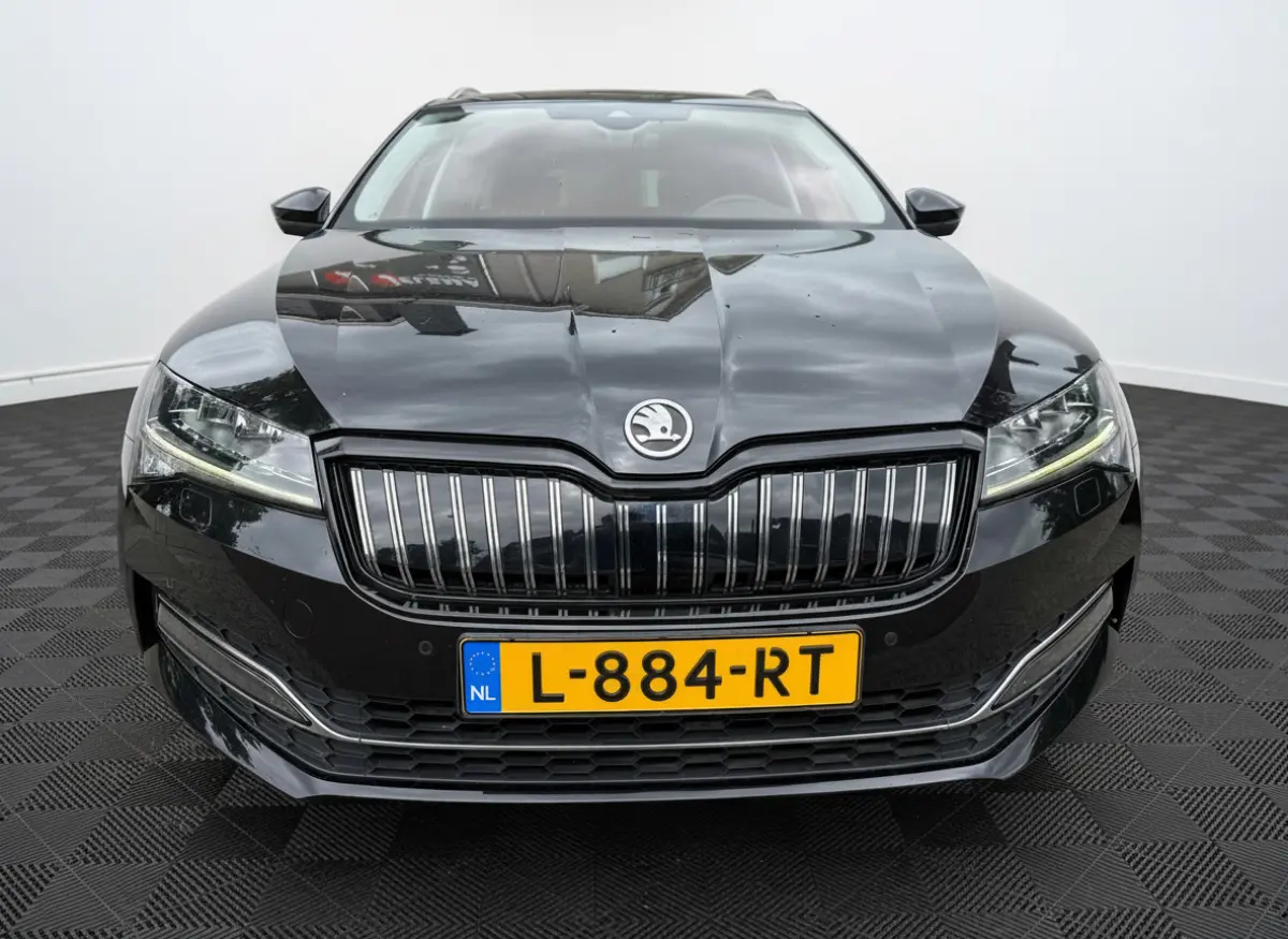 iV PHEV Upgrade Bus. Edition+ SOH 95% | Sport pack | Camera | Canton