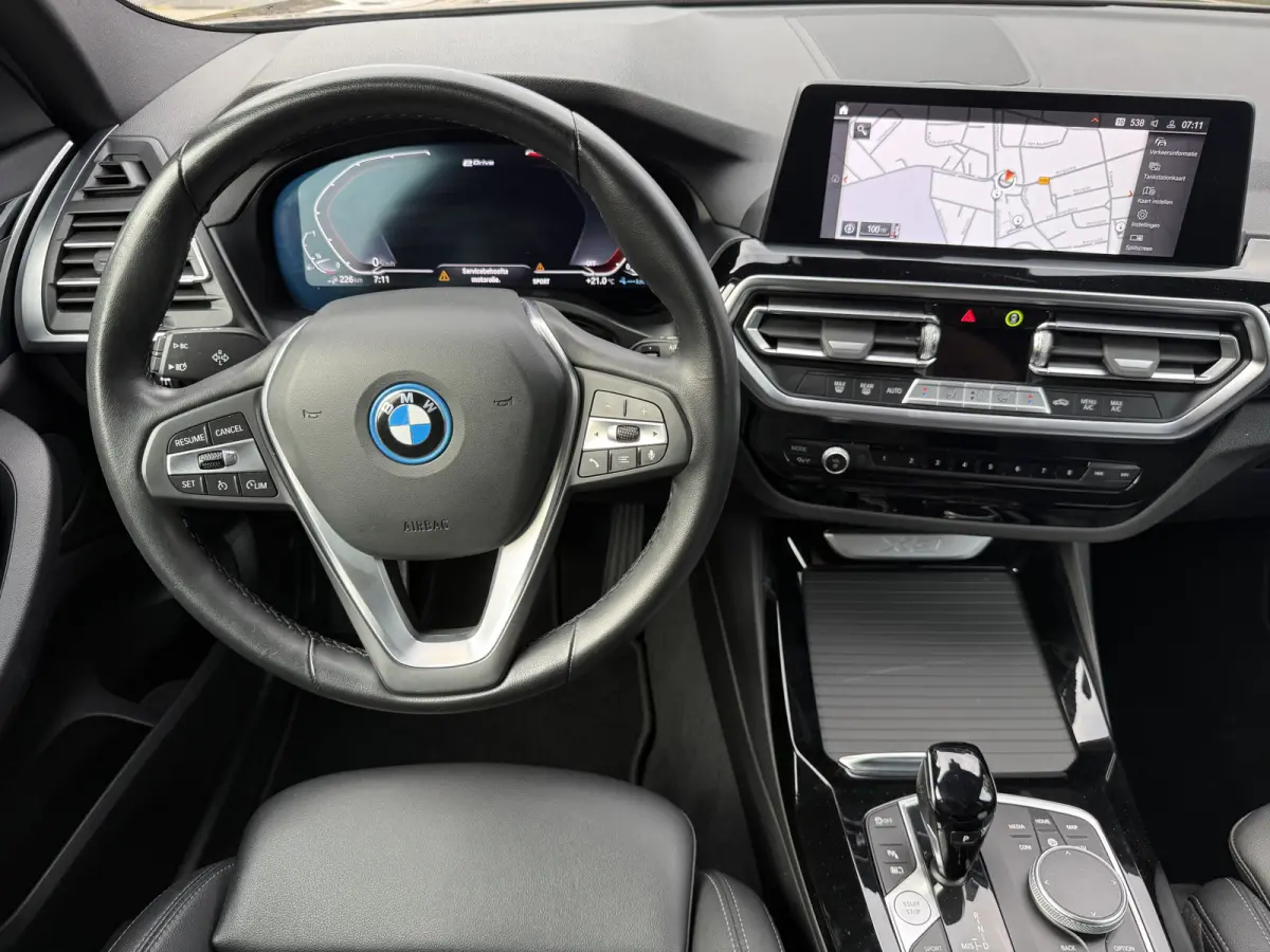 xDrive30e B.E.+ SOH 96% | Camera | Sport-pack | Navi & CarPlay