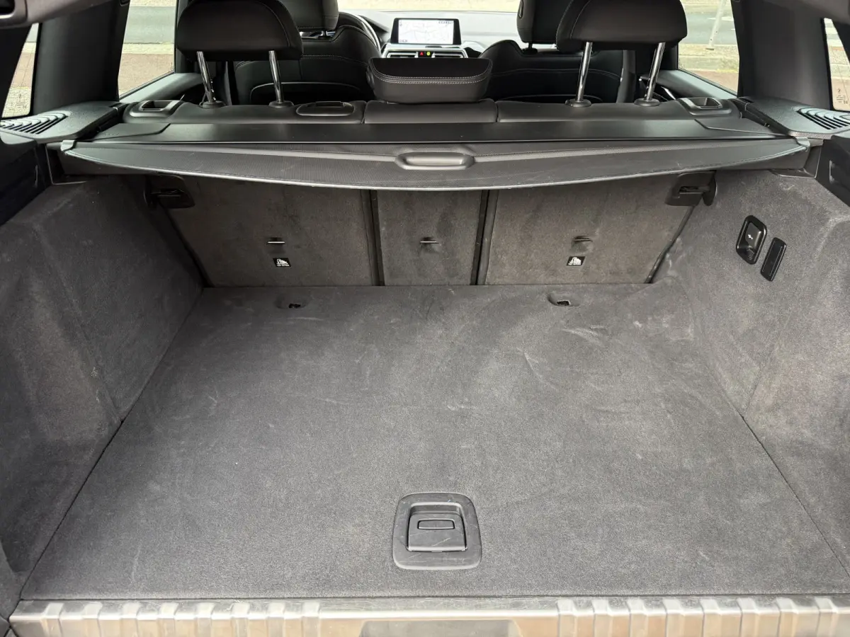 xDrive30e B.E.+ SOH 96% | Camera | Sport-pack | Navi & CarPlay