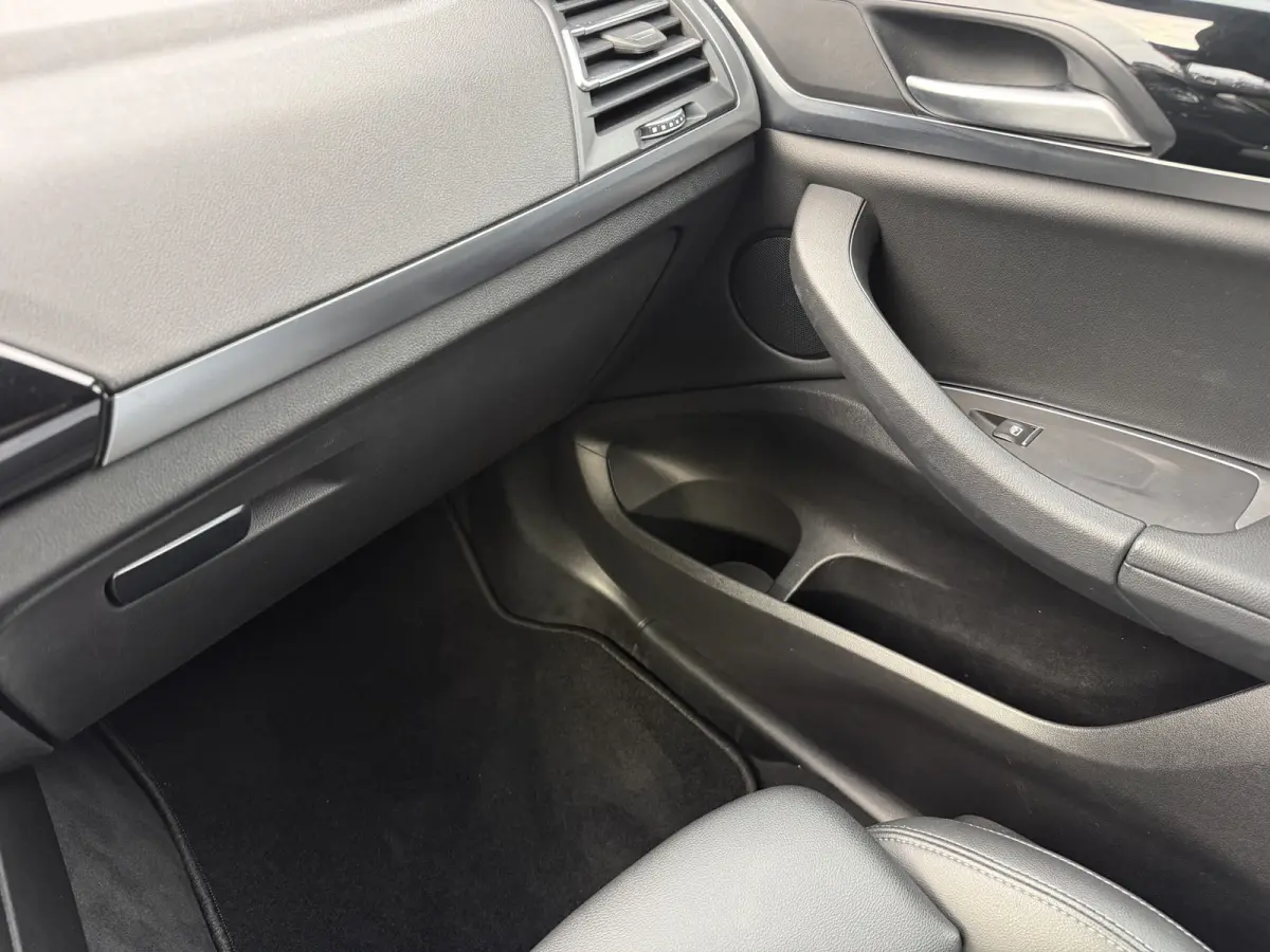 xDrive30e B.E.+ SOH 96% | Camera | Sport-pack | Navi & CarPlay