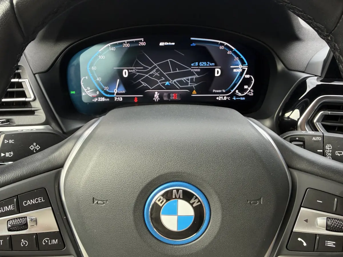 xDrive30e B.E.+ SOH 96% | Camera | Sport-pack | Navi & CarPlay