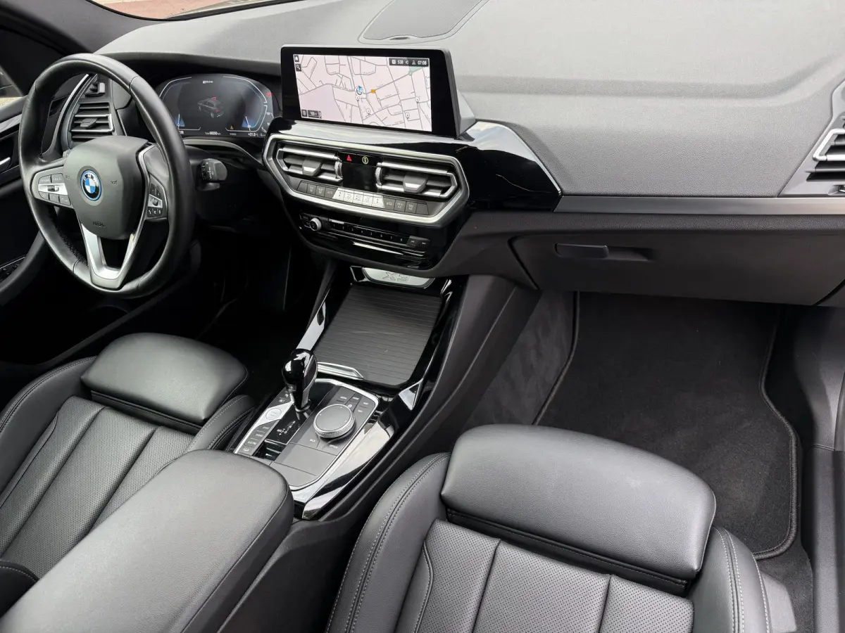 xDrive30e B.E.+ SOH 96% | Camera | Sport-pack | Navi & CarPlay
