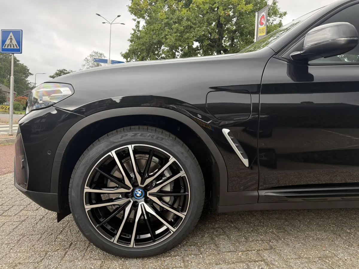 xDrive30e B.E.+ SOH 96% | Camera | Sport-pack | Navi & CarPlay