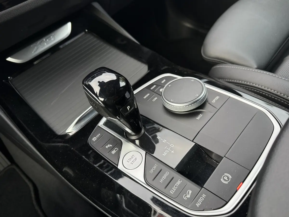 xDrive30e B.E.+ SOH 96% | Camera | Sport-pack | Navi & CarPlay