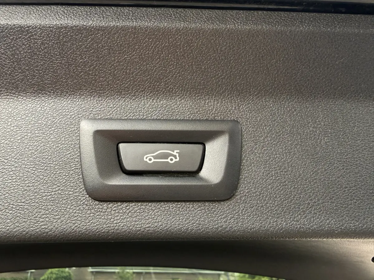 xDrive30e B.E.+ SOH 96% | Camera | Sport-pack | Navi & CarPlay