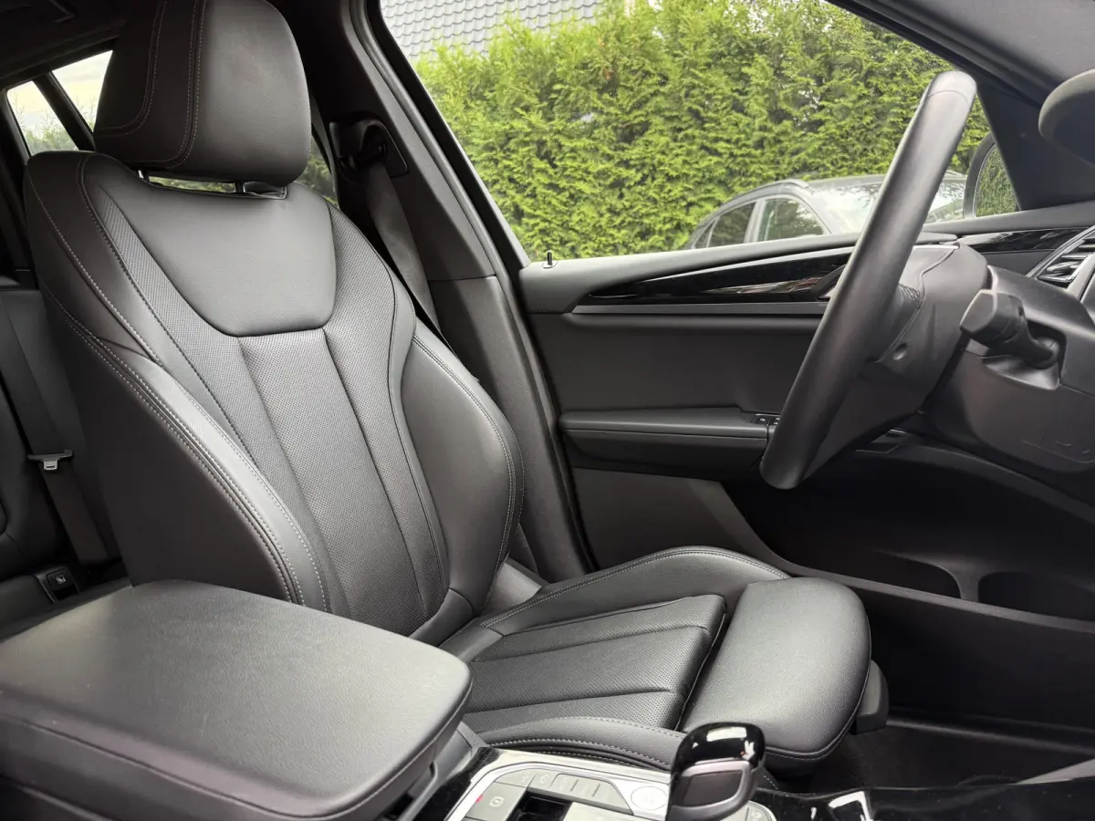 xDrive30e B.E.+ SOH 96% | Camera | Sport-pack | Navi & CarPlay