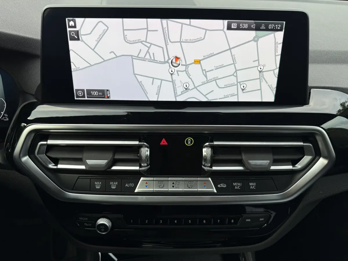 xDrive30e B.E.+ SOH 96% | Camera | Sport-pack | Navi & CarPlay