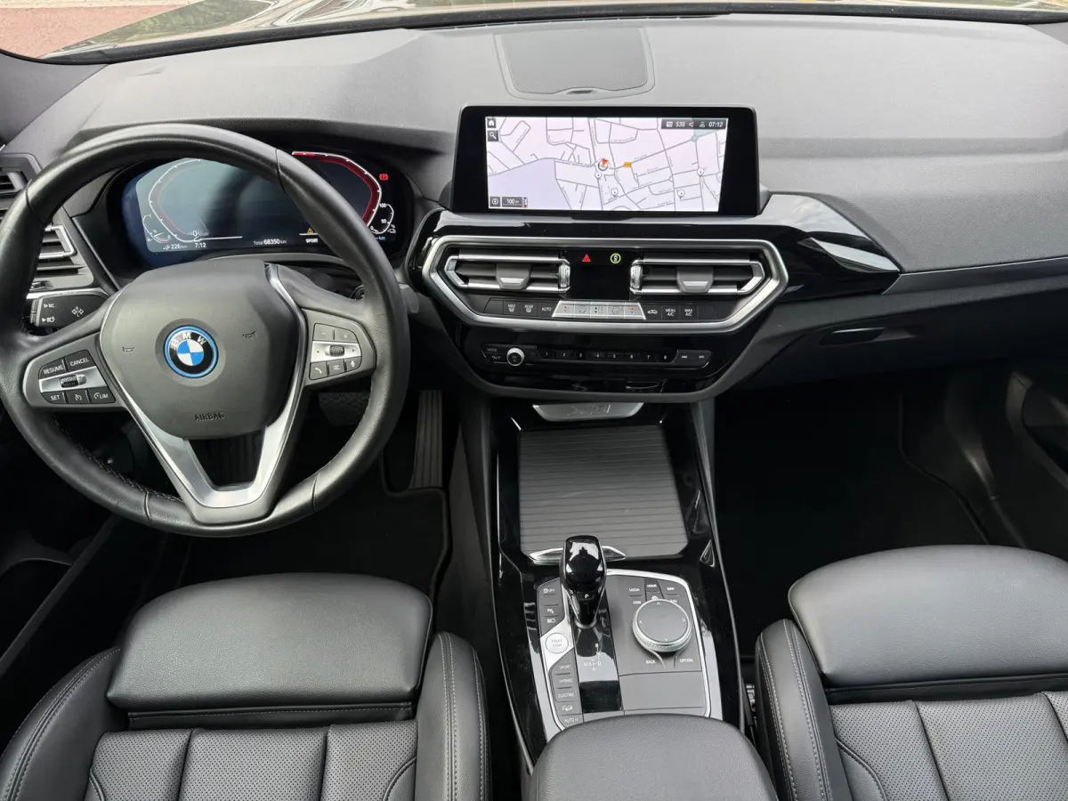 xDrive30e B.E.+ SOH 96% | Camera | Sport-pack | Navi & CarPlay