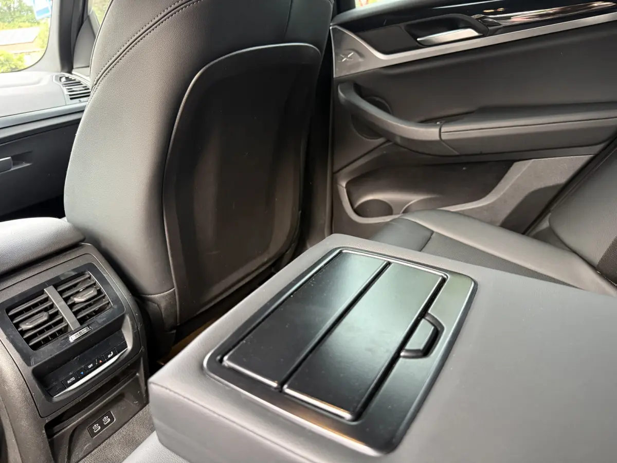 xDrive30e B.E.+ SOH 96% | Camera | Sport-pack | Navi & CarPlay