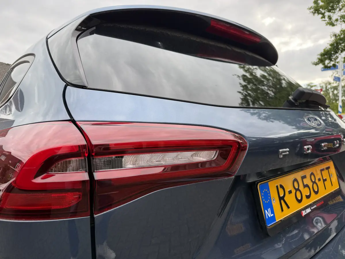 125pk EB Hybrid ST Line, Clima | Navi & CarPlay | Pdc