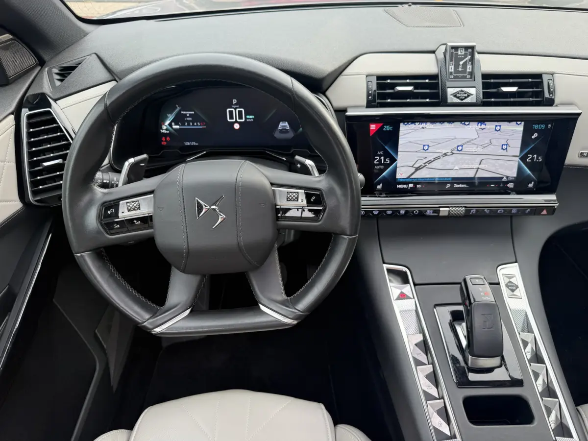 E-Tense 4x4 Rivoli Aut., SOH 95% | Pano | Trekhaak | Leer | Orig. NL auto