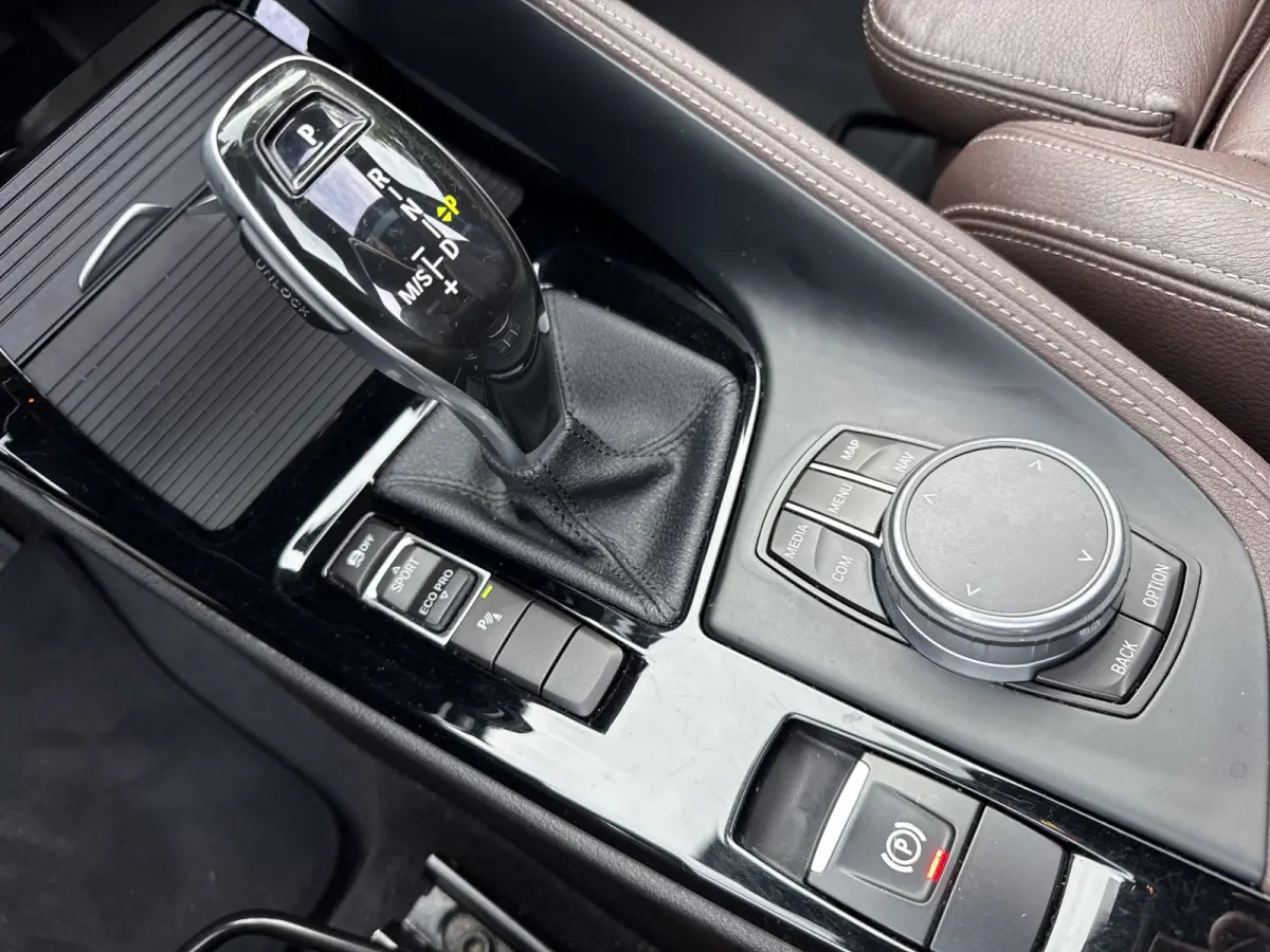 sDrive20i 192pk Executive, M Sport | Pano | CarPlay | Hud