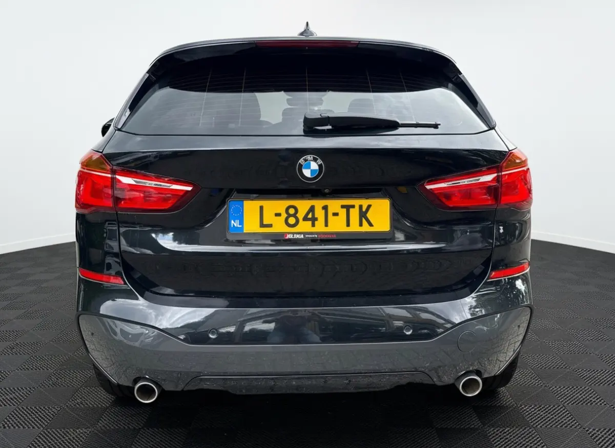 sDrive20i 192pk Executive, M Sport | Pano | CarPlay | Hud