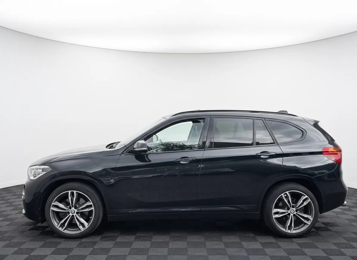 sDrive20i 192pk Executive, M Sport | Pano | CarPlay | Hud