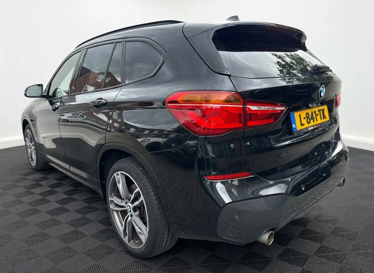sDrive20i 192pk Executive, M Sport | Pano | CarPlay | Hud