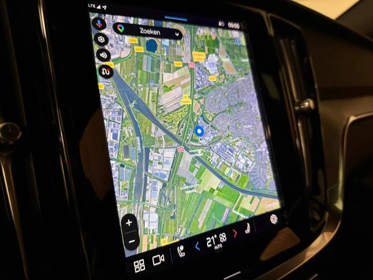 T6 AWD Recharge Plus Dark | Schuifdak | 360 Camera | Harman Kardon | Adaptieve Cruise Control | Stoelverwarming voor+achter | Stuurwielverwarming | Full LED Meesturende koplampen | Pilot Ass