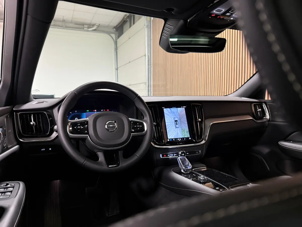 T6 AWD Recharge Plus Dark | Schuifdak | 360 Camera | Harman Kardon | Adaptieve Cruise Control | Stoelverwarming voor+achter | Stuurwielverwarming | Full LED Meesturende koplampen | Pilot Ass
