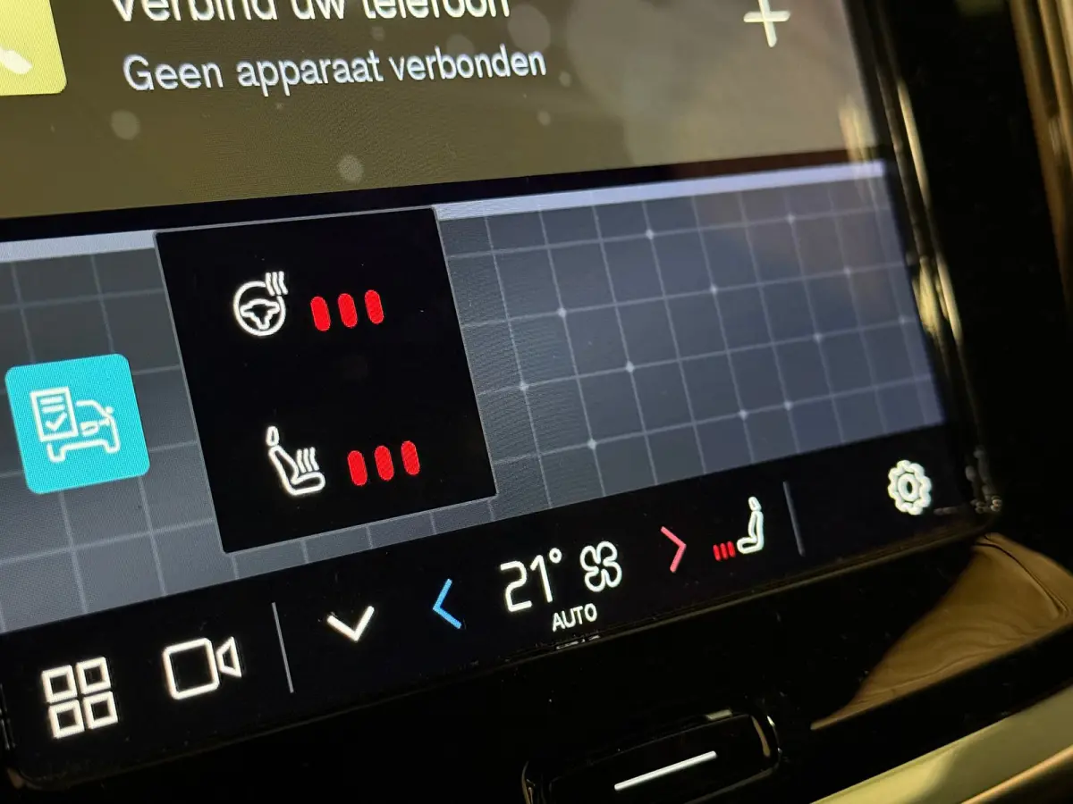 T6 AWD Recharge Plus Dark | Schuifdak | 360 Camera | Harman Kardon | Adaptieve Cruise Control | Stoelverwarming voor+achter | Stuurwielverwarming | Full LED Meesturende koplampen | Pilot Ass