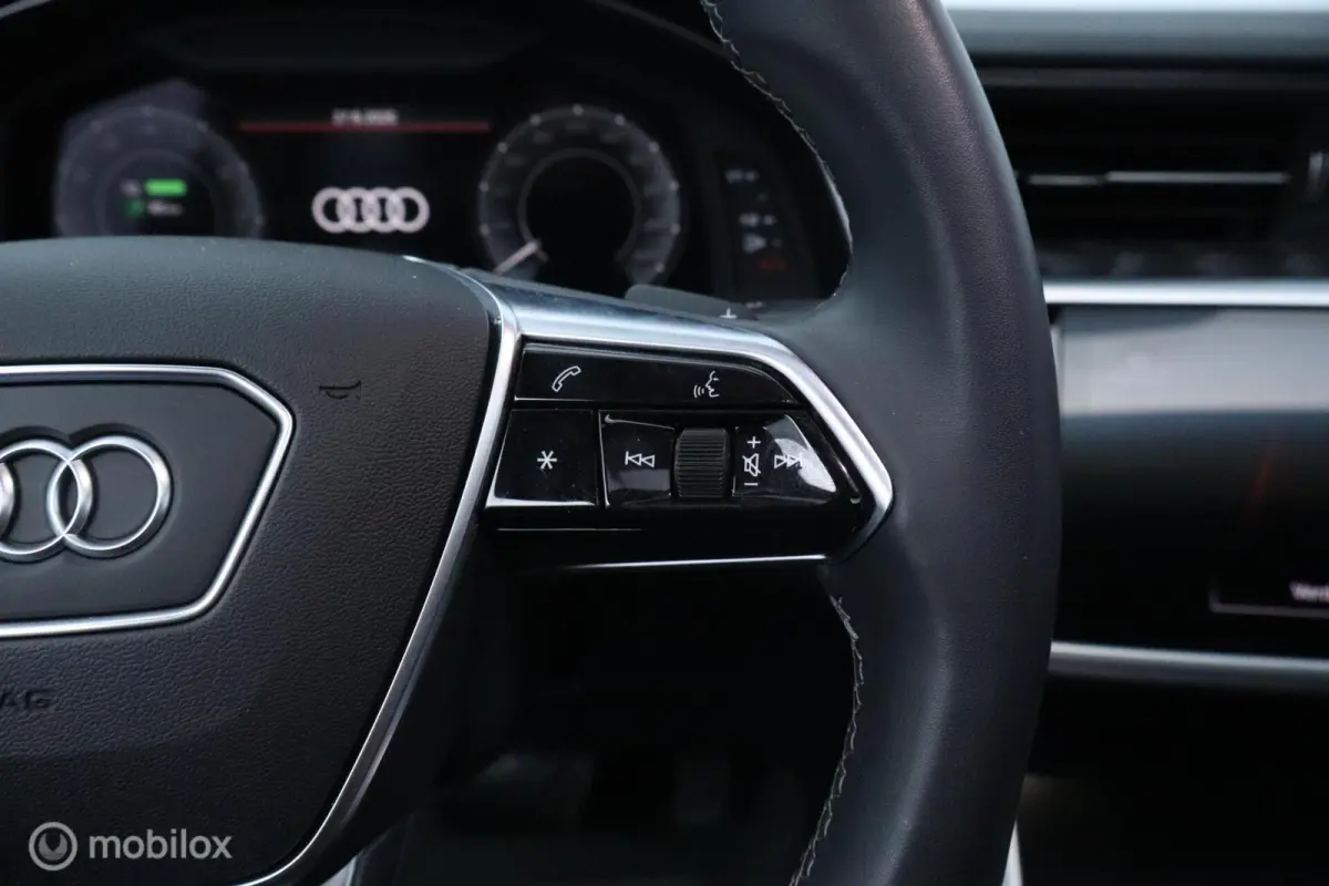 50 TFSI e quattro Advanced edition