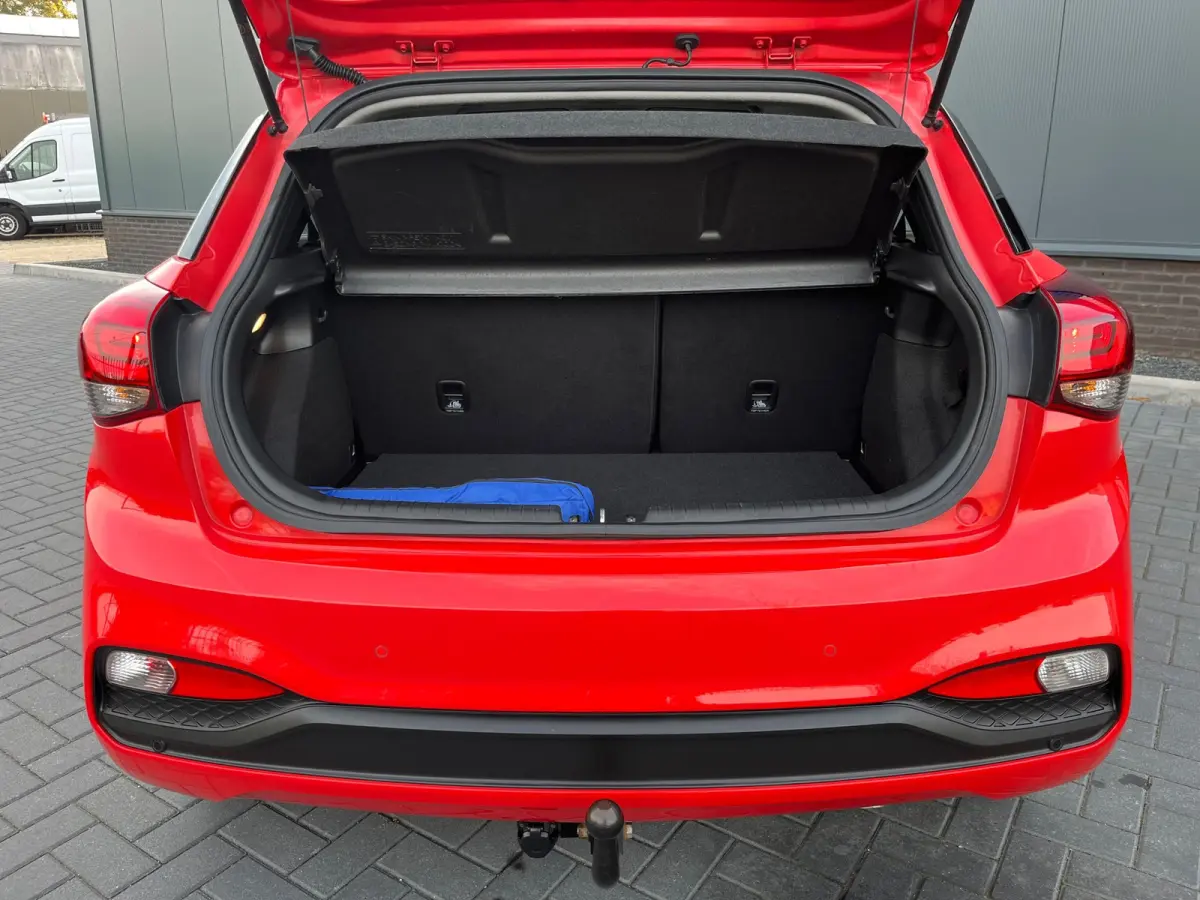 1.0 T-GDI Comfort 100PK/Camera/Leder/Carplay/Navigatie/Clima/Cruise/Trekhaak/2De Eigenaar/Nieuwstaat !!