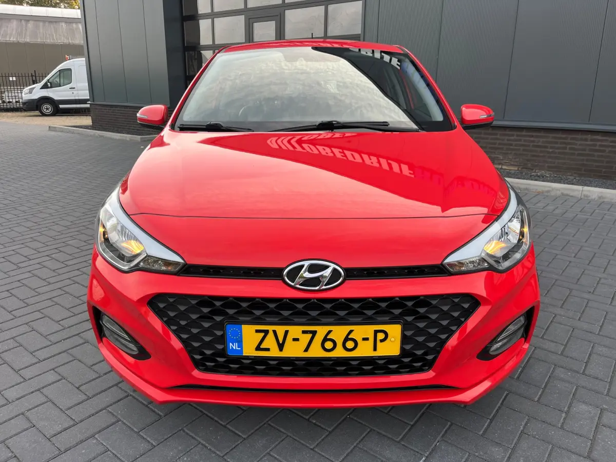 1.0 T-GDI Comfort 100PK/Camera/Leder/Carplay/Navigatie/Clima/Cruise/Trekhaak/2De Eigenaar/Nieuwstaat !!