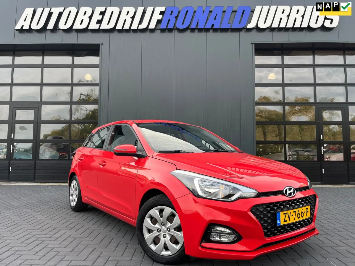 1.0 T-GDI Comfort 100PK/Camera/Leder/Carplay/Navigatie/Clima/Cruise/Trekhaak/2De Eigenaar/Nieuwstaat !!
