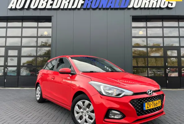 1.0 T-GDI Comfort 100PK/Camera/Leder/Carplay/Navigatie/Clima/Cruise/Trekhaak/2De Eigenaar/Nieuwstaat !!