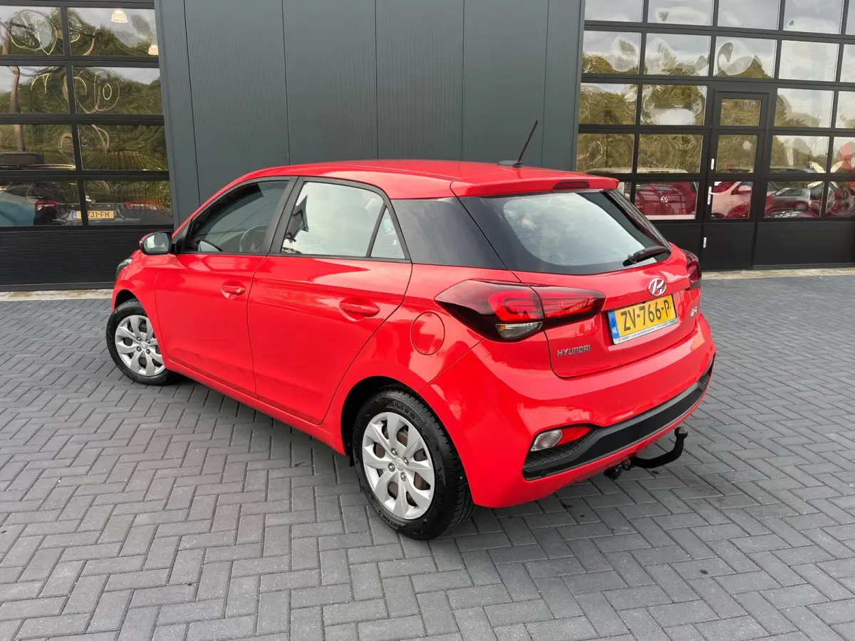 1.0 T-GDI Comfort 100PK/Camera/Leder/Carplay/Navigatie/Clima/Cruise/Trekhaak/2De Eigenaar/Nieuwstaat !!