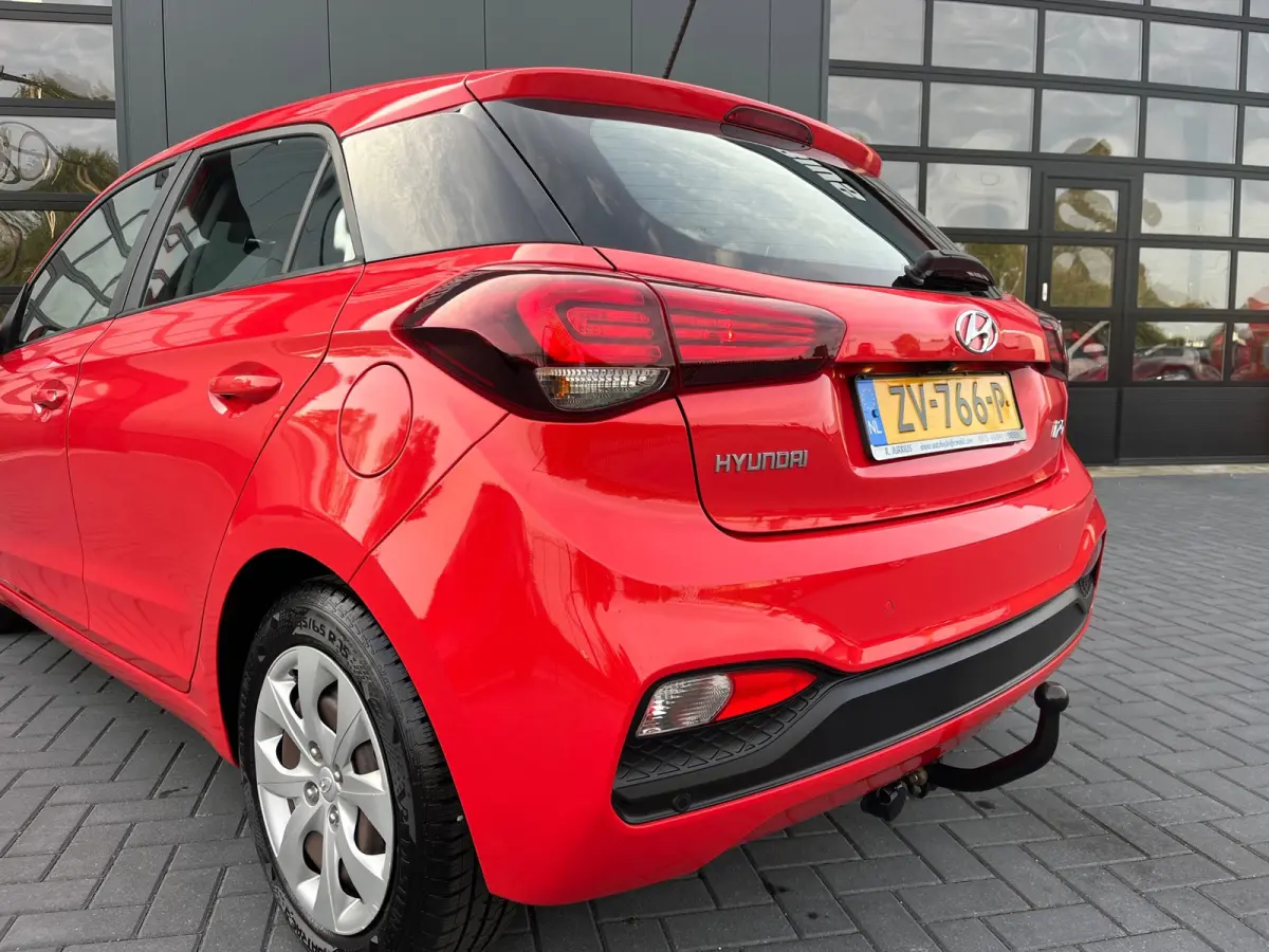 1.0 T-GDI Comfort 100PK/Camera/Leder/Carplay/Navigatie/Clima/Cruise/Trekhaak/2De Eigenaar/Nieuwstaat !!